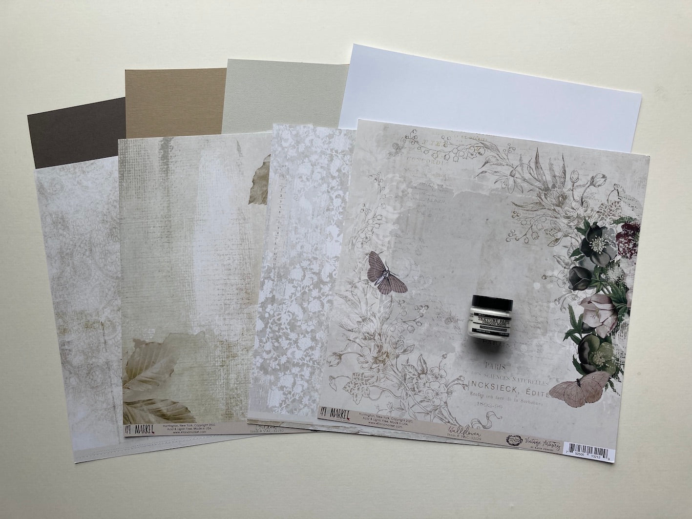 Scrapaholix August Kits - Texture Paste