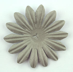 Silver Grey 5cm single flower